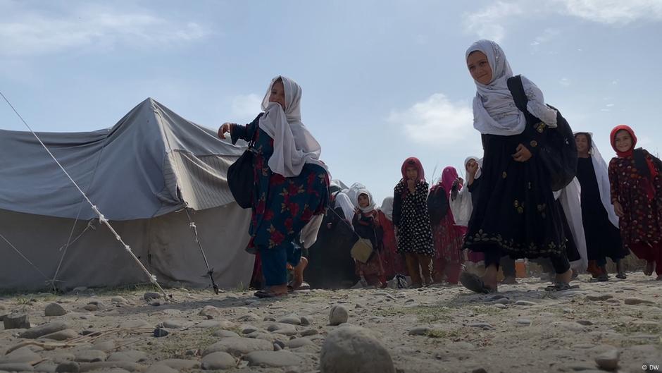 Nomad girls in Afghanistan eager to study more – DW – 07/21/2022