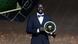 Sadio Mane mit der Trophäe als Afrikas Fußballer des Jahres Sadio Mane mit der Trophäe als Afrikas Fußballer des Jahres