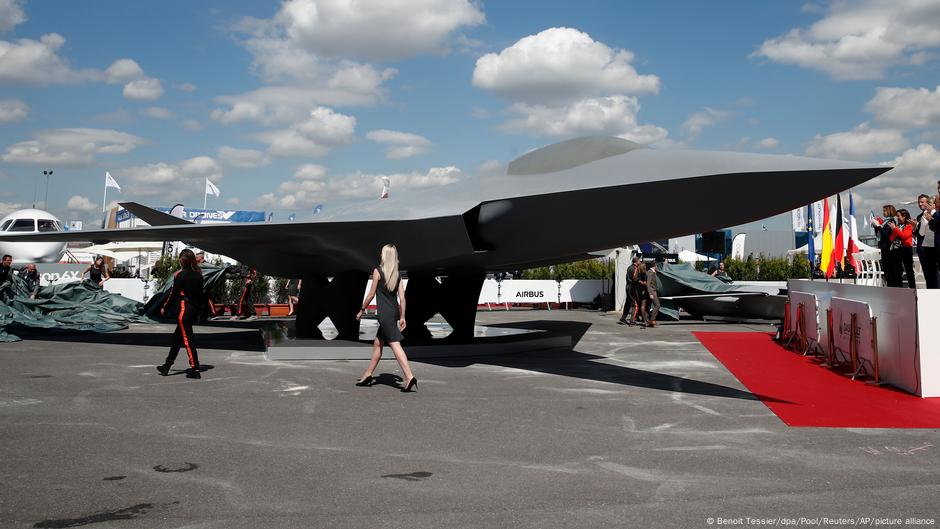 Model budućeg evropskog borbenog aviona na Međunarodnom sajmu naoružanja u Parizu