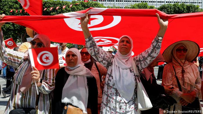 Protestas contra el reférendum en Túnez.