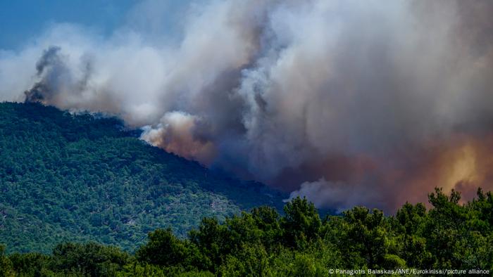 Fire brigade units from the mainland Greece were on their way to Lesbos to help fight a large wildfire 