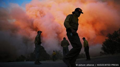 Estados Unidos |  Waldbrand en mariposa