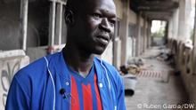 Foto 1: „Der Sudanese Atroon macht den Sicherheitskräften schwere Vorwürfe“
Fotograf: Ruben Garcia, Casablanca, Marokko, 15.07.22; Der Urheber wurde von der DW beauftragt und tritt alle Rechte am Bild an die DW ab. 