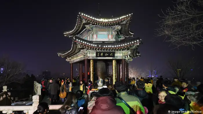 馬英九訪問中國的首日，直接抵達南京，圖為南京玄奘寺的人群（資料照）