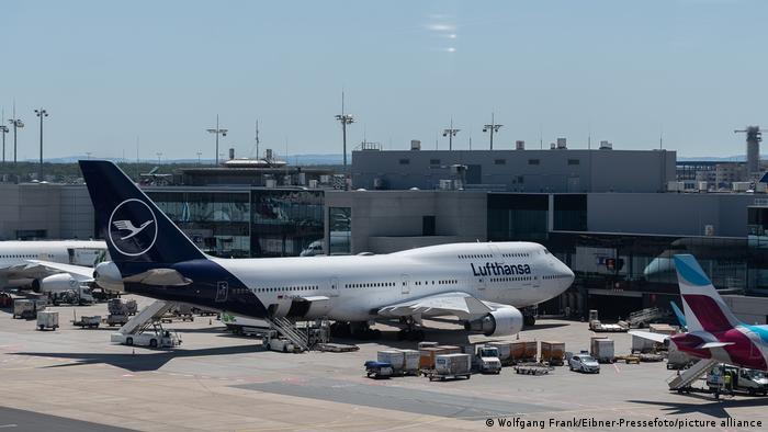 Eine Lufthansa-747 in Frankfurt