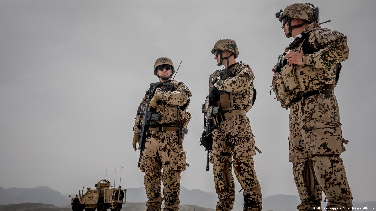 Drei Bundeswehrsoldaten in Uniformen 2018 in Afghanistan