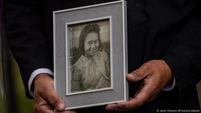 Foto de una niña indígena de Canadá que sobrevivió al internado.