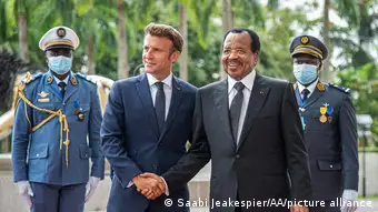 Emmanuel Macron reçu à Yaoundé par Paul Biya le 26 juillet 2022