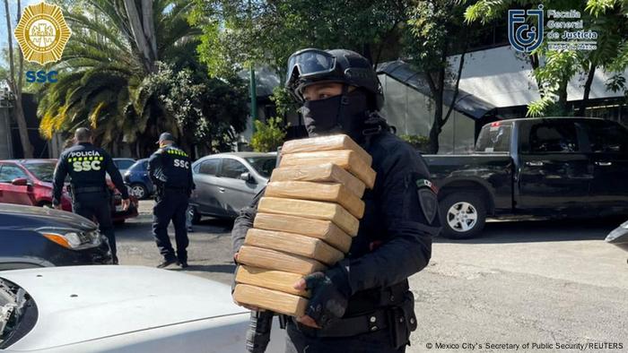 Mexico City Authorities Make Record Cocaine Bust | News | DW | 26.07.2022