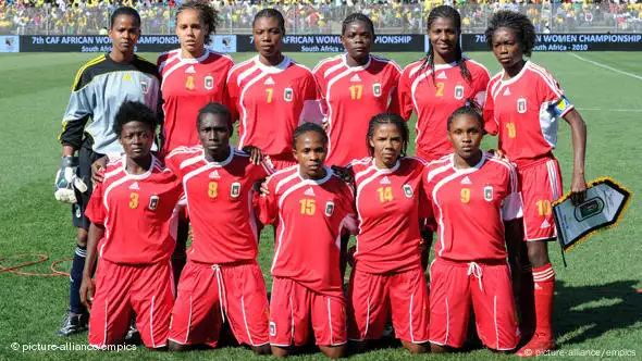 Flash-Galerie Soccer - 2010 African Women Championship Semi-Final - Equatorial Guinea v South Africa - Sinaba Stadium