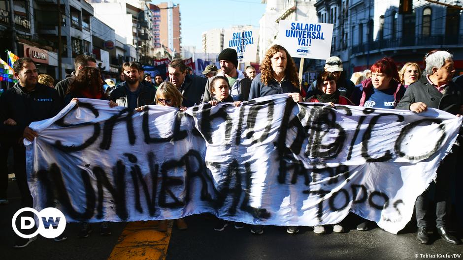 Argentina: Encarnizada lucha por la Renta Básica |  Economía |  DW