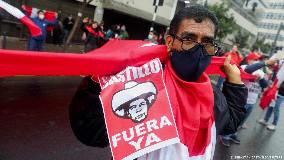 Opositores peruanos protestan contra Castillo – DW – 16/10/2022