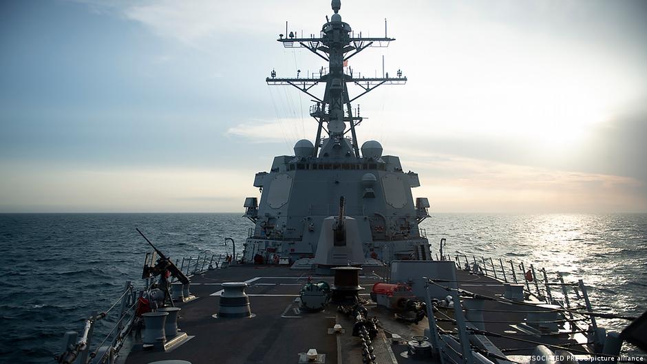 美方宣布，今後幾周將派遣更多軍艦穿越台灣海峽。