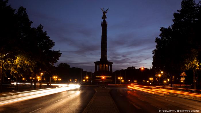 Berlin Siegessäule at night