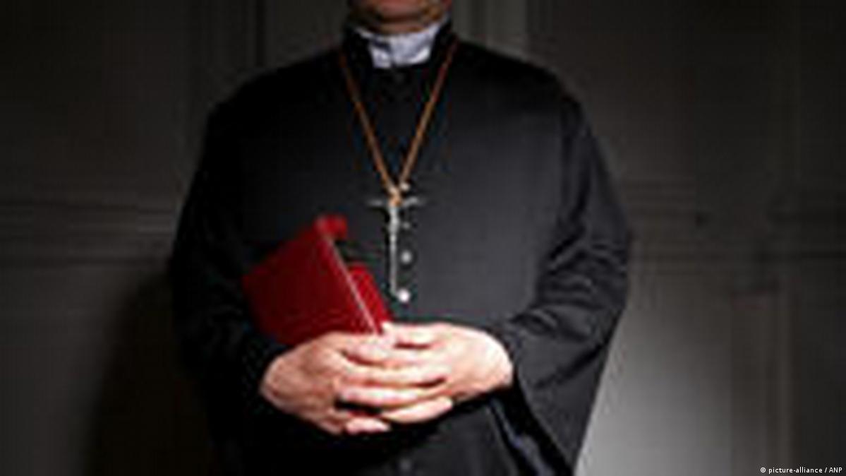 Married priests? – DW – 01/25/2011