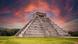 Espectacular amanecer en la famosa pirámide maya de Chichen Itzá, Yucatán (México) Espectacular amanecer en la famosa pirámide maya de Chichen Itzá, Yucatán (México)