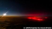 Nur für die abgesprochene Berichterstattung!
Pilot detects strange red glow under clouds while flying over the Atlantic Ocean A picture taken by pilot and photographer Dmitriy @deltaoscarstudio showing a similar phenomenon over the Pacific Ocean in 2020.
Credit: DMITRIY / @DELTAOSCARSTUDIO
