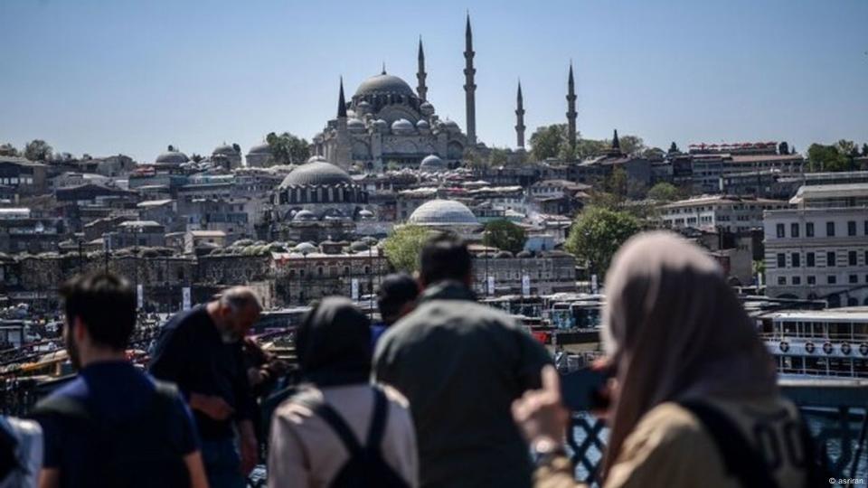 در نیمه اول سال جاری میلادی ۱۶.۵ میلیون گردشگر خارجی، تقریبا دو برابر سال گذشته، وارد ترکیه شده‌اند