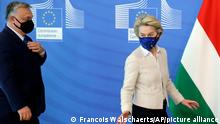 23.04.2021
Hungarian Prime Minister Viktor Orban, left, walks with European Commission President Ursula von der Leyen prior to a formal greeting at EU headquarters in Brussels, Friday, April 23, 2021. (Francois Walschaerts, Pool via AP)