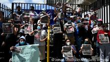 30.07.2022
Guatemalan journalists protest against the arrest of Jose Ruben Zamora, president of the newspaper El Periodico, outside the Justice Palace in Guatemala City, on July 30, 2022. - Guatemalan journalists protested on Saturday against the arrest of José Rubén Zamora, president of the newspaper El Periódico, which is critical of President Alejandro Giammattei and US-sanctioned Attorney General Consuelo Porras. Zamora was arrested in a case of money laundering, said Rafael Curruchiche, head of the Special Prosecutor's Office against Impunity (FECI) of the Public Prosecutor's Office. (Photo by Johan ORDONEZ / AFP) (Photo by JOHAN ORDONEZ/AFP via Getty Images)