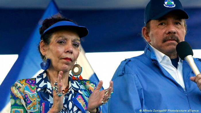 La pareja que gobierna Nicaragua, Rosario Murillo y Daniel Ortega.