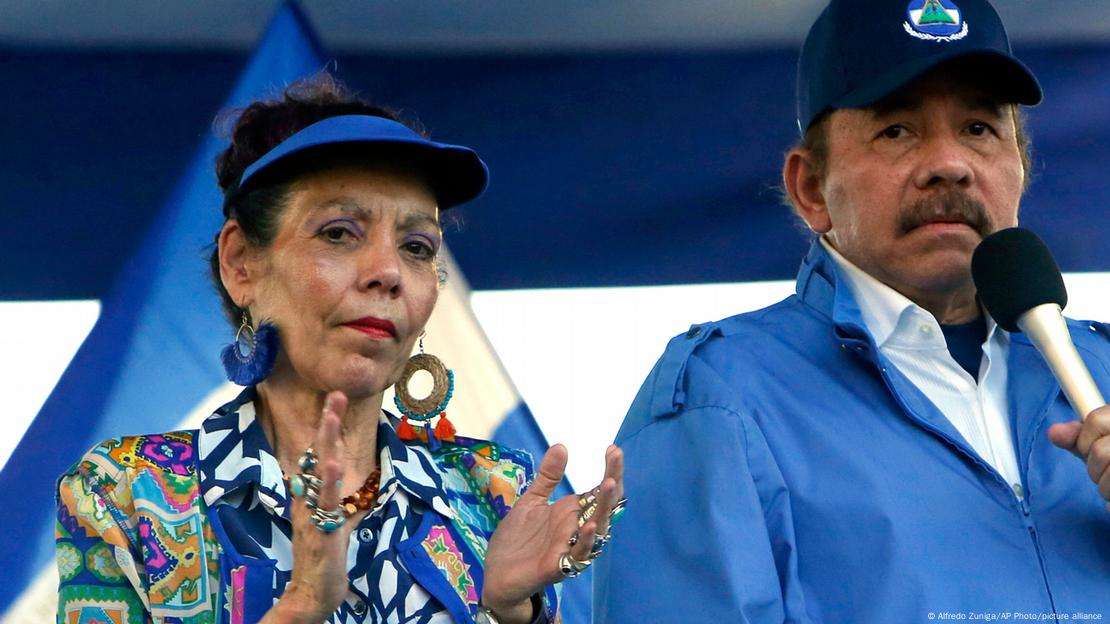 Daniel Ortega y Rosario Murillo. Daniel Ortega y Rosario Murillo.