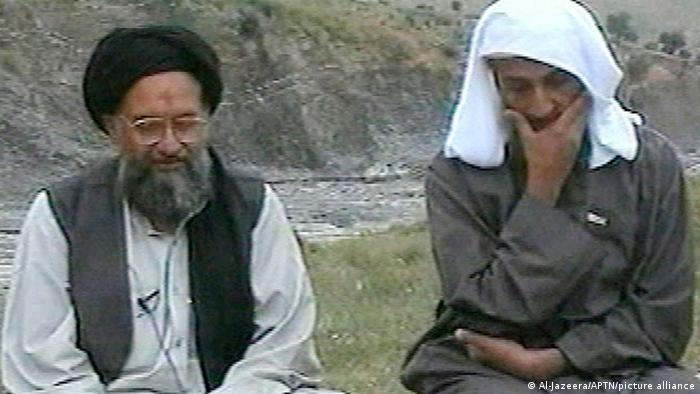 زعيمي تنظيم القاعدة أسامة بن لادن وأيمن الظواهري