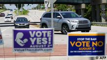 OVERLAND PARK, KANSAS - AUGUST 01: Signs in favor and against the Kansas Constitutional Amendment On Abortion are displayed outside Kansas 10 Highway on August 01, 2022 in Lenexa, Kansas. On August 2, voters will vote on whether or not to remove protection for abortion from the state constitution. Kyle Rivas/Getty Images/AFP
== FOR NEWSPAPERS, INTERNET, TELCOS & TELEVISION USE ONLY ==