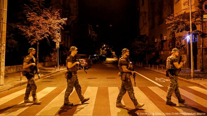 Украинские военнослужащие патрулируют улицы Киева