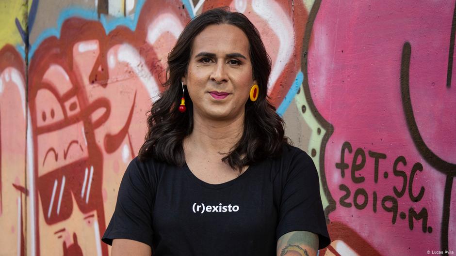 Apesar de obstáculos, eleições 2022 devem marcar avanço de trans na política - DW (Brasil)