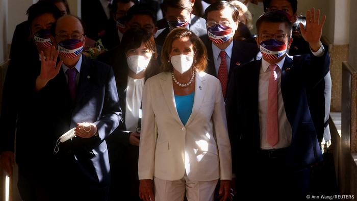 Nancy Pelosi bei der Ankunft im Parlament in Taipeh