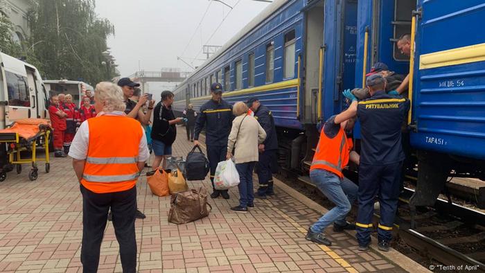 Уряд розпорядився про обов'язкову евакуацію цивільного населення з Донецької області