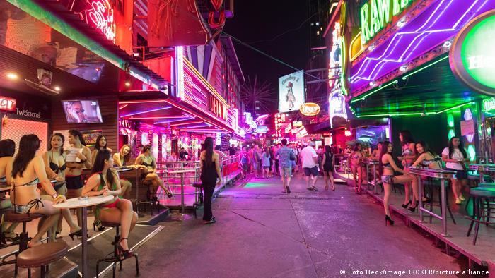 Nightlife in the Soi Cowboy red light district, Bangkok 