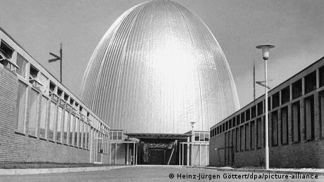 Black and white photo of the Munich-Garching nuclear plant