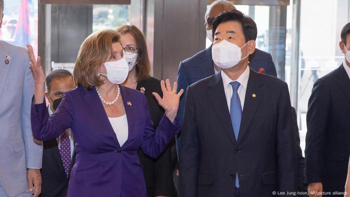 Südkorea Seoul | Nancy Pelosi und Kim Jin Pyo