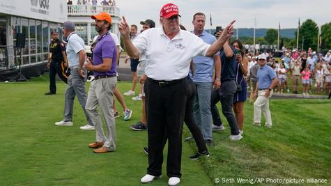 Donald Trump durante un torneo de golf en su propio campo de golf en Nueva Jersey. Donald Trump durante un torneo de golf en su propio campo de golf en Nueva Jersey.
