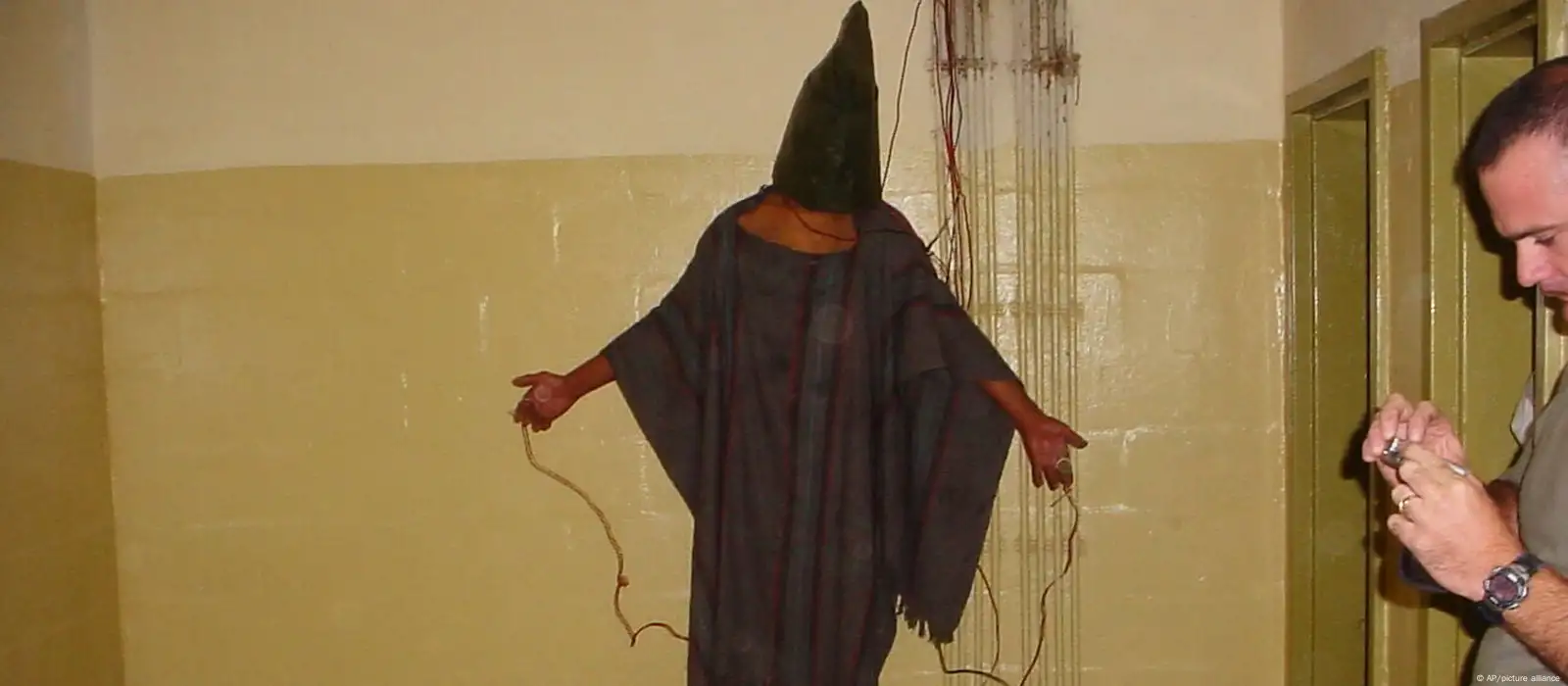 Abu Ghraib prison Iraqis abused at Abu Ghraib get $42 million in damages – DW – 11/12/2024