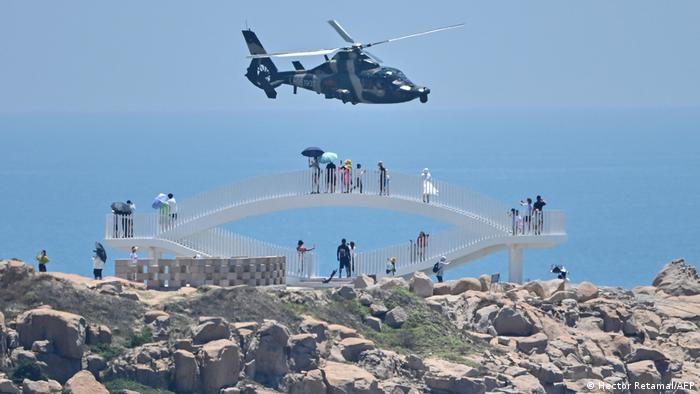 美國眾議院議長佩洛西(Nancy Pelosi)訪台後，2022年8月4日中國一架軍用直升機飛過平潭島。