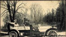 ***Archivbild***
Bad Homburg im Taunus, Kaiser Wilhelm II auf der Rennstrecke, Automobil, 23.02.1914