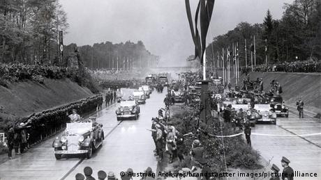 BG 90 Jahre Autobahn | Deutschland | Adolf Hitler eröffnet Autobahn-Teilstück