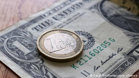 Поевтиняването на еврото може допълнително да навреди на икономиката на