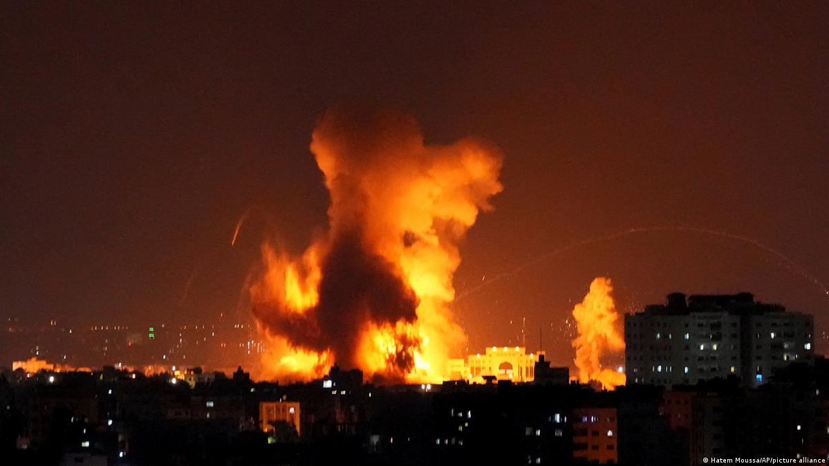 Israel intensifica bombardeios em Gaza – DW – 06/08/2022