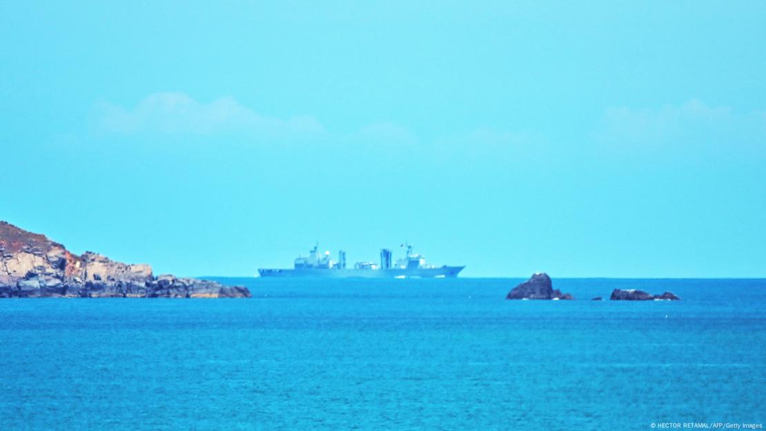 Navio militar chinês no mar