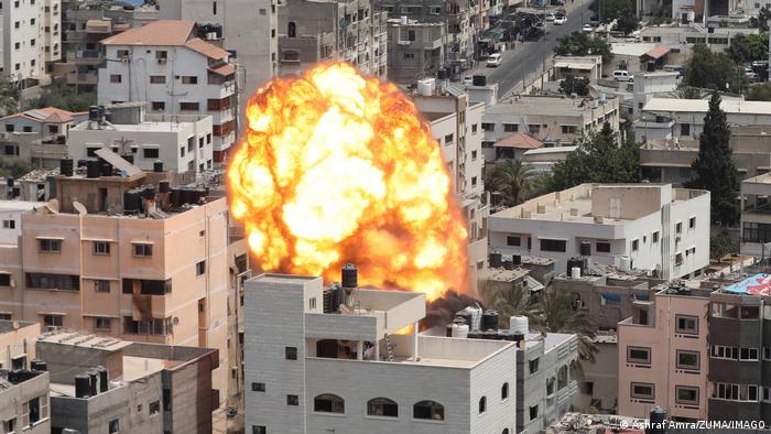Rauch steigt nach israelischen Luftangriffen im südlichen Gazastreifen auf
