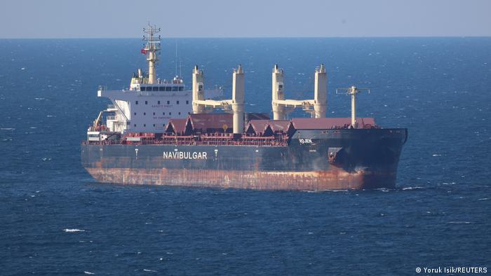 Imagen referencial. El carguero Rojen, captado durante su navegación por el mar Negro.