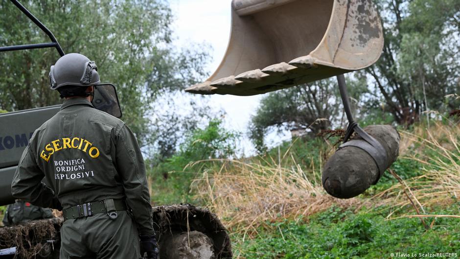 Italy: World War II bomb found in River Po detonated safely | News | DW - Vimarsana News
