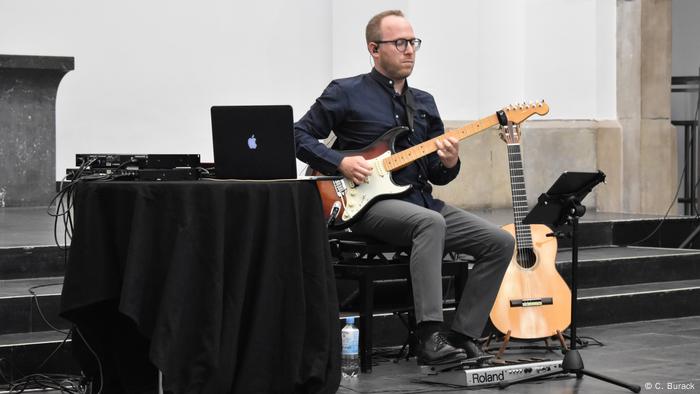 Guitarist Tal Botvinik performed Steve Reich's electric counterpoint at Shalom-Music. cologne festival Guitarist Tal Botvinik performed Steve Reich's electric counterpoint at Shalom-Music. cologne festival