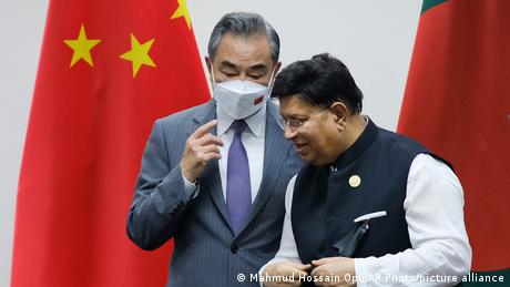 Chinesischer Außenminister Wang Yi besucht Bangladesh
