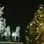 Weihnachtsbaum am Brandenburger Tor in Berlin (Foto: dpa)