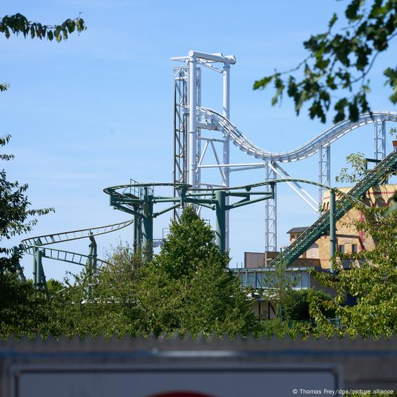 German theme park reopens after death on roller coaster DW 08